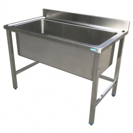 SINK WITH STAINLESS STEEL FEET
